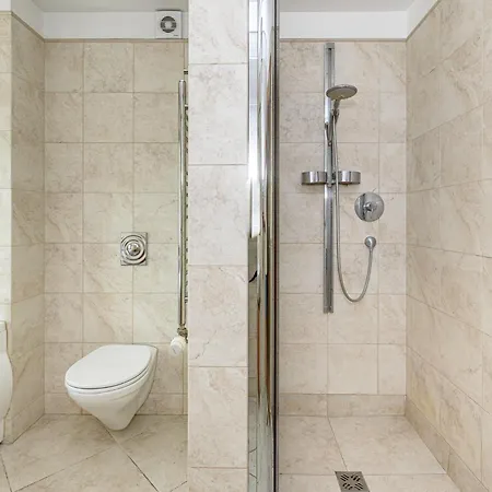 Jacuzzi X Free Parking X Self Check-in 24x7 By H&h *