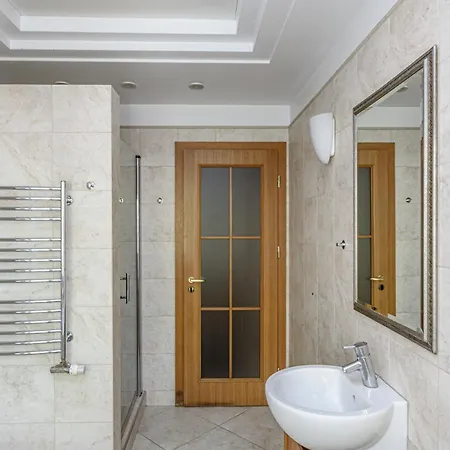 Jacuzzi X Free Parking X Self Check-in 24x7 By H&h * Wilno