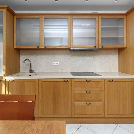 Apartment Jacuzzi X Free Parking X Self Check-in 24x7 By H&h *