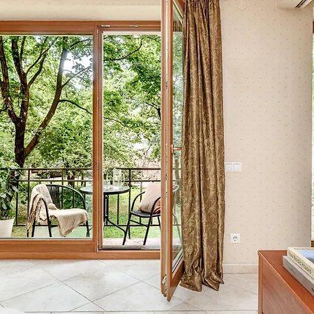 Jacuzzi X Free Parking X Self Check-in 24x7 By H&h Apartament Wilno