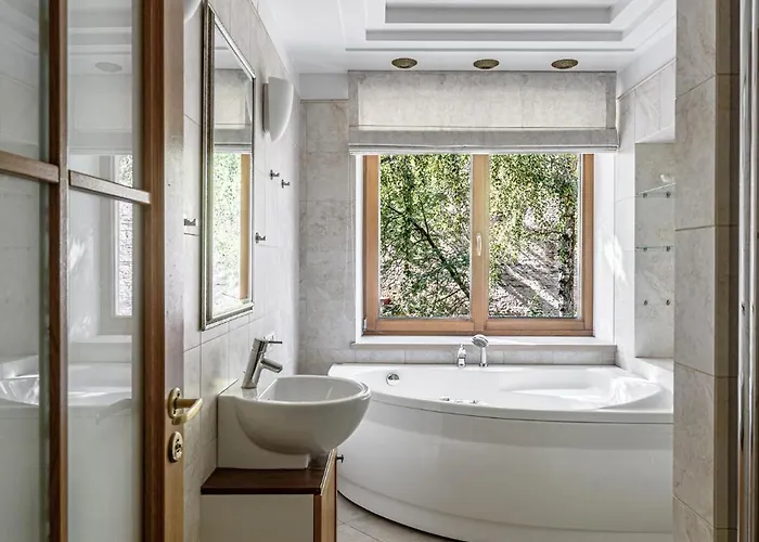 Jacuzzi X Free Parking X Self Check-in 24x7 By H&h Appartamento