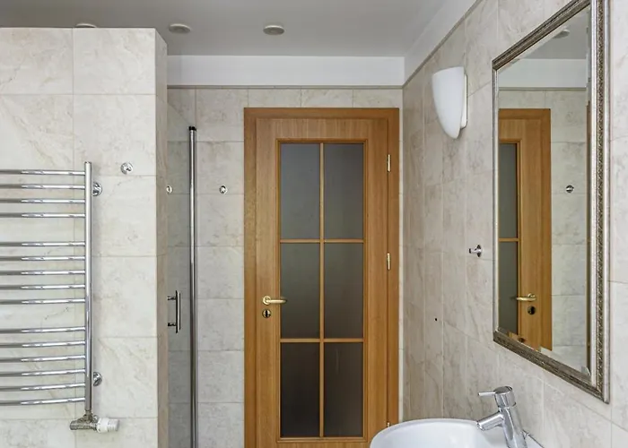 Jacuzzi X Free Parking X Self Check-in 24x7 By H&h * Vilna