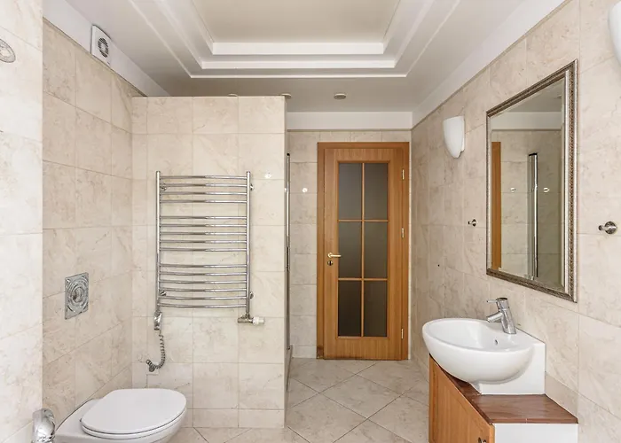 Jacuzzi X Free Parking X Self Check-in 24x7 By H&h Apartamento *