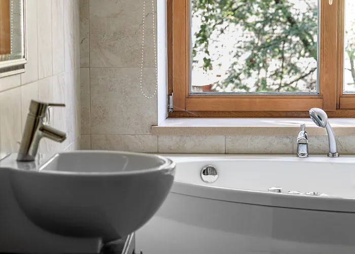 Jacuzzi X Free Parking X Self Check-in 24x7 By H&h * Vilna